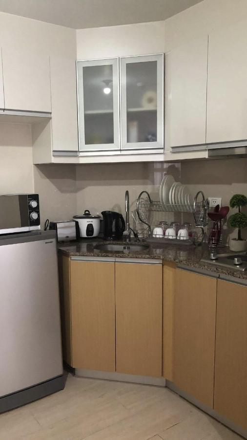 Robles' Unit At 81 Newport Boulevard 마닐라 외부 사진